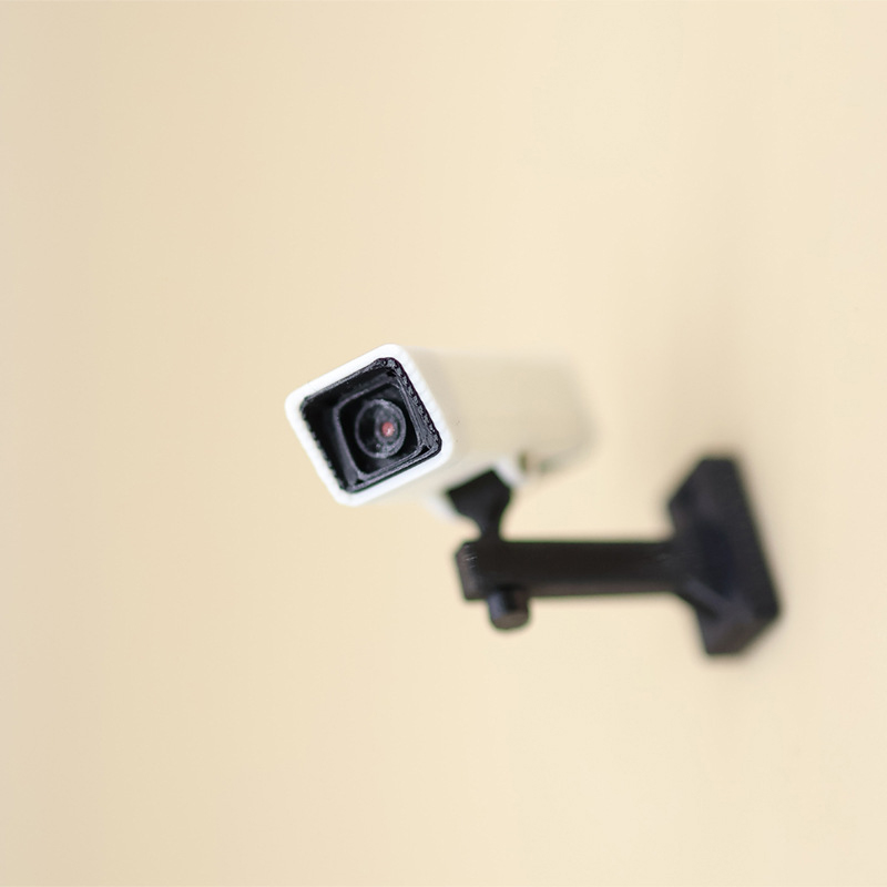 Home Security With Camera - Câmera de Vigilância Miniatura em Escala